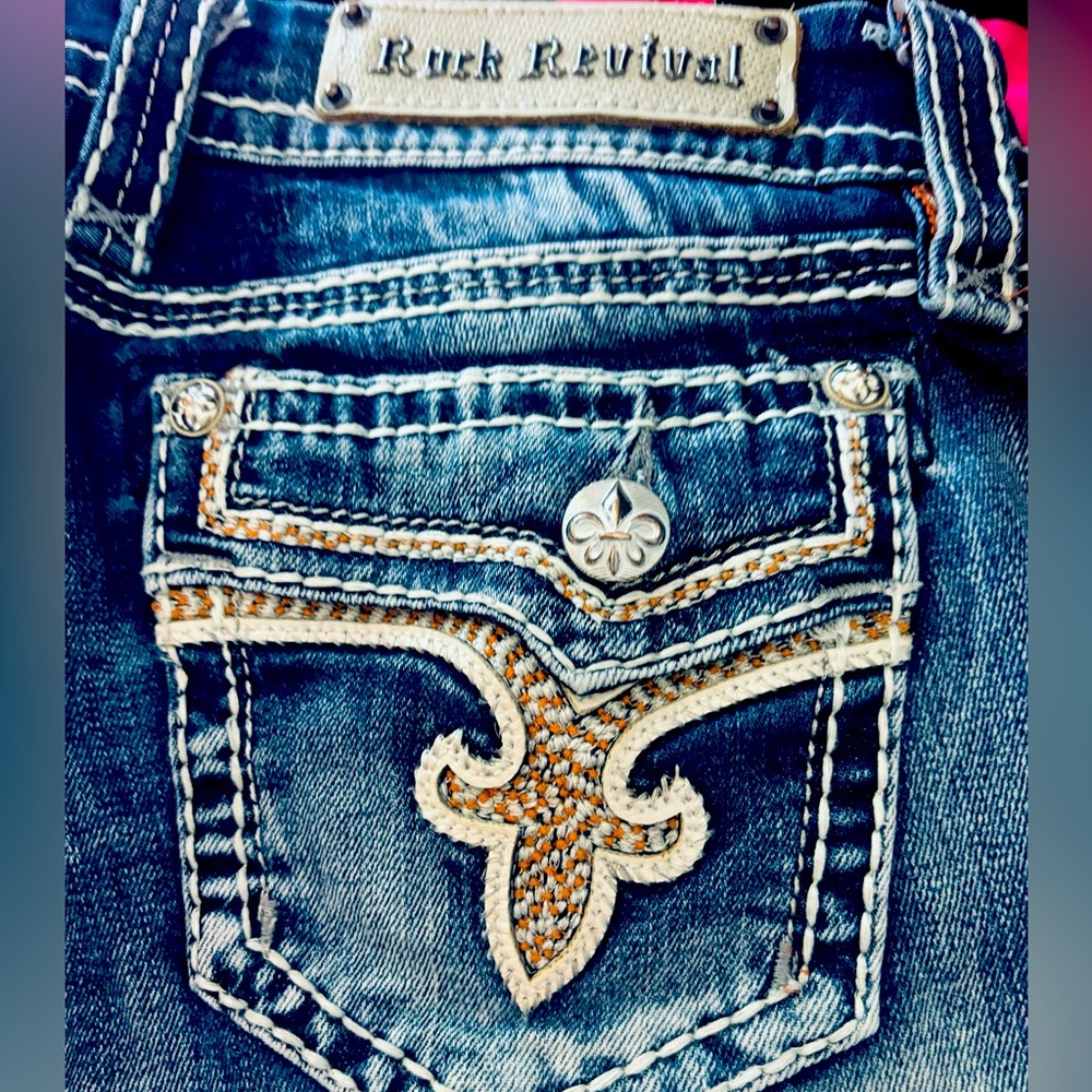 ROCK REVIVAL CAPRIS